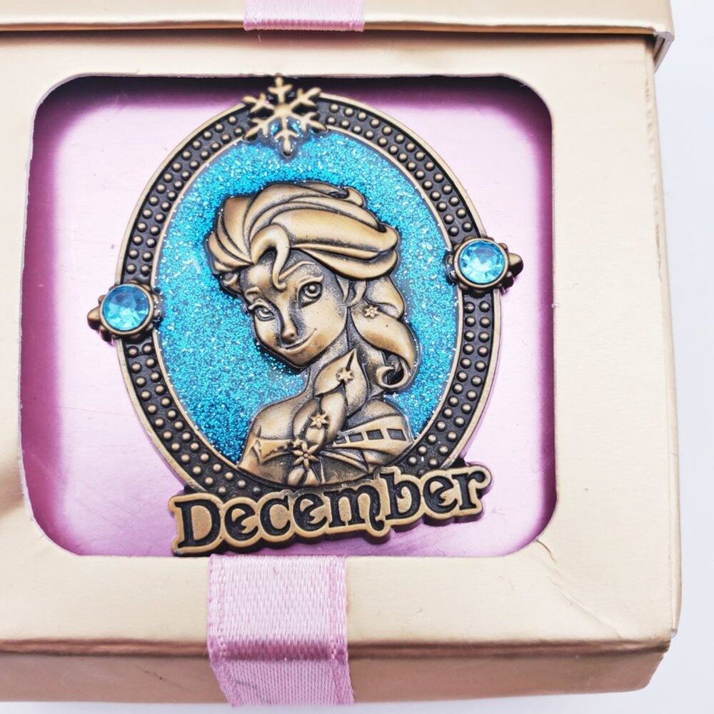 Disney Frozen Elsa Birthstone December Blue Cameo Pin NIB